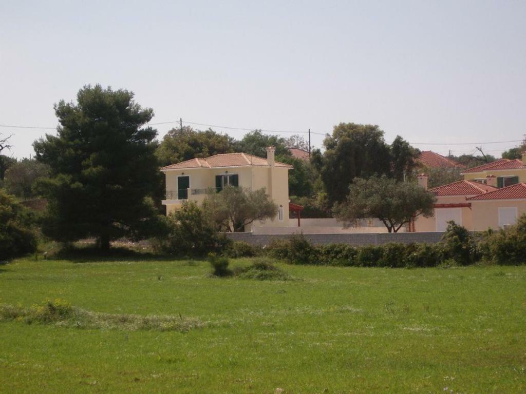 Villa Amelia Metaxata Екстер'єр фото